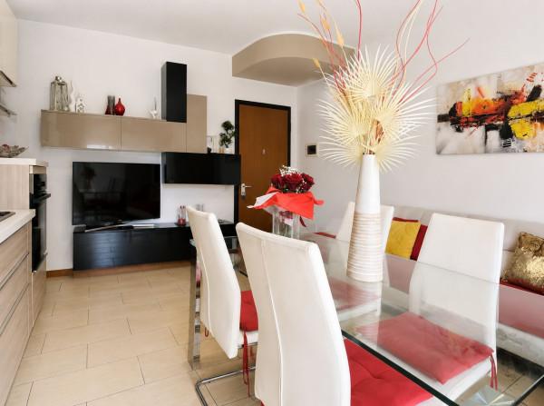 Trilocale in Via Monsignor Santino Grassi 9, Bregnano