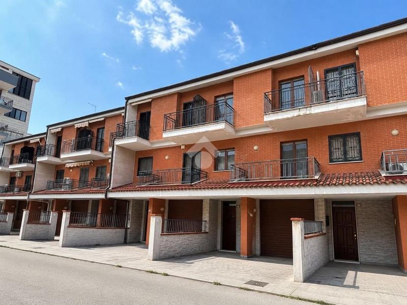 Villa a schiera in Via Vincenzo Ferraro 13, Foggia — foto 2 di 5