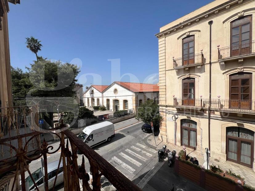 Trilocale in Via Nino Bixio  6, Siracusa