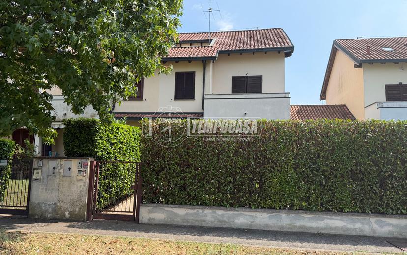 Villa a schiera in Viale Europa 79, Zelo Buon Persico — foto 2 di 5