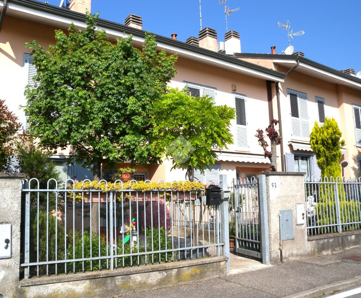 Villa a schiera in Via Giosue' Ceriani 53, Origgio