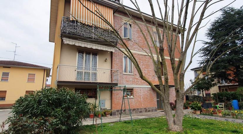 Villa in Via Valli Quarantoli, Mirandola — foto 3 di 5