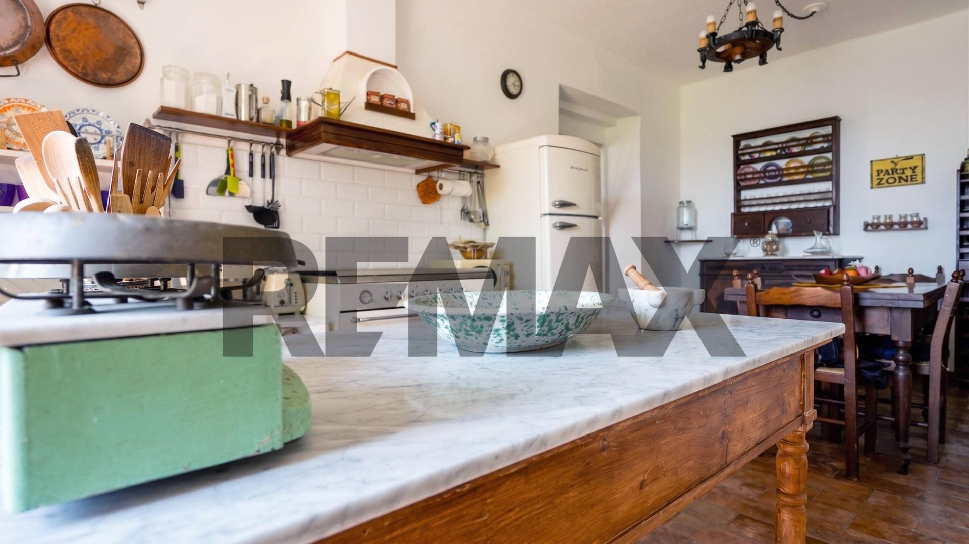 Casa indipendente in Via Monte Nero 4, Mignanego