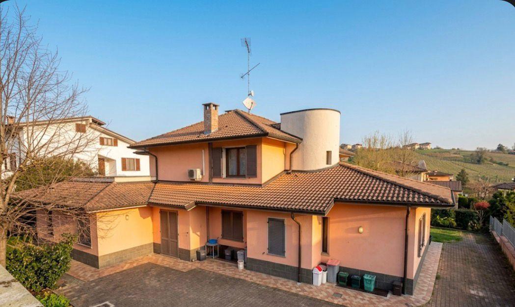 Villa in Vigorelli 102, Casteggio