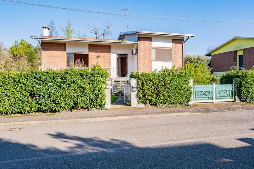 Villa in Via Arturo Toscanini 1, Moglia — foto 2 di 5