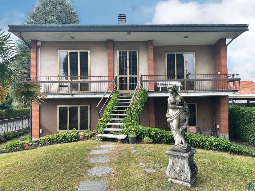 Villa unifamiliare in Via Lorenzo De' Medici 2, Castano Primo — foto 2 di 5
