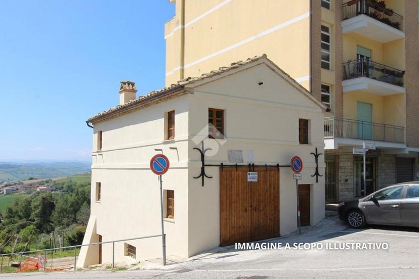 Rustico in Viale Trento Nunzi 2, Fermo — foto 3 di 5