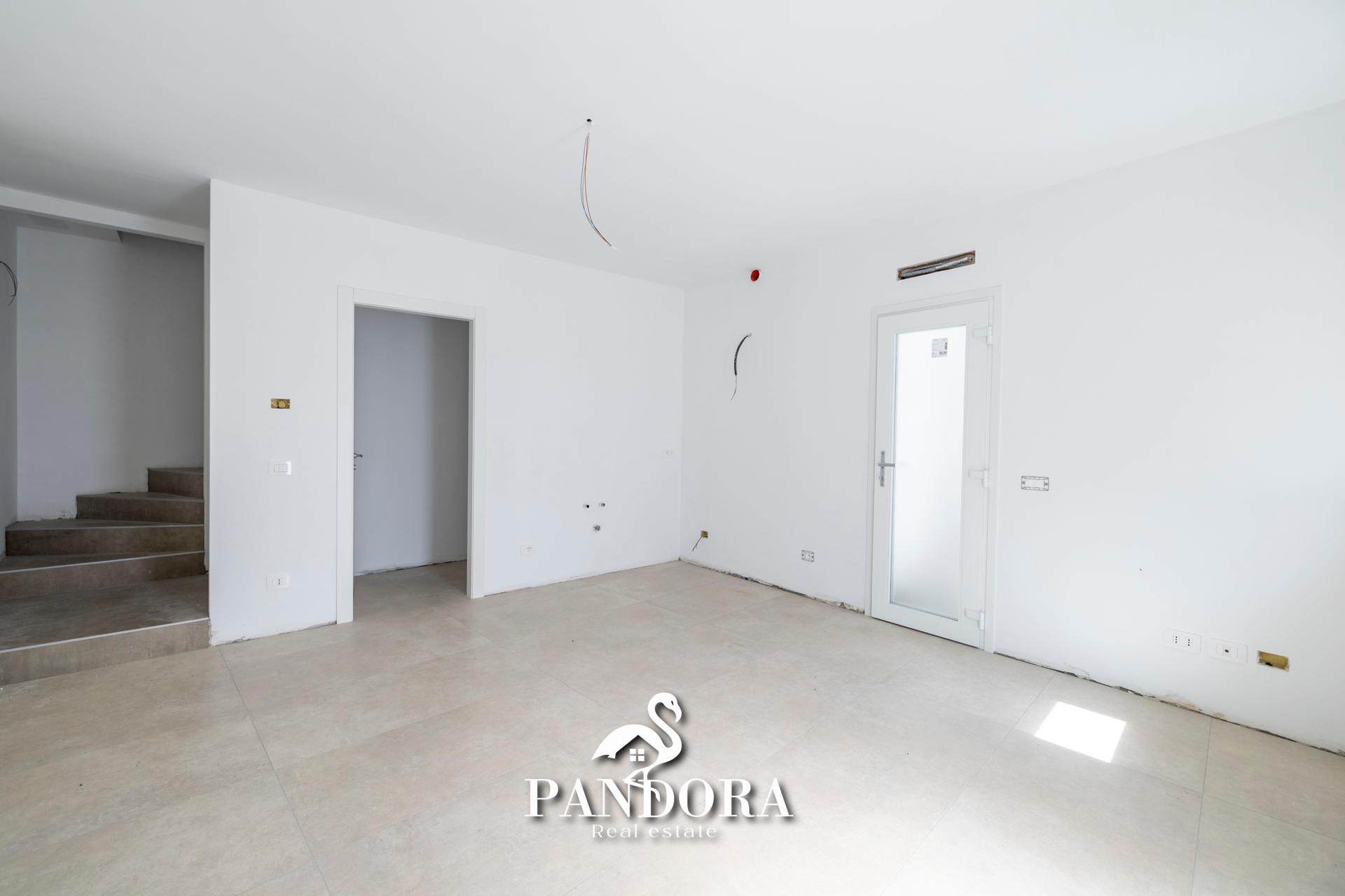 Porzione di casa in Via Gallidabino Cesare 3/7, Somma Lombardo