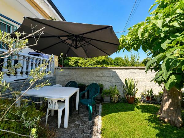 Villa in Strada Asti 19, Casale Monferrato