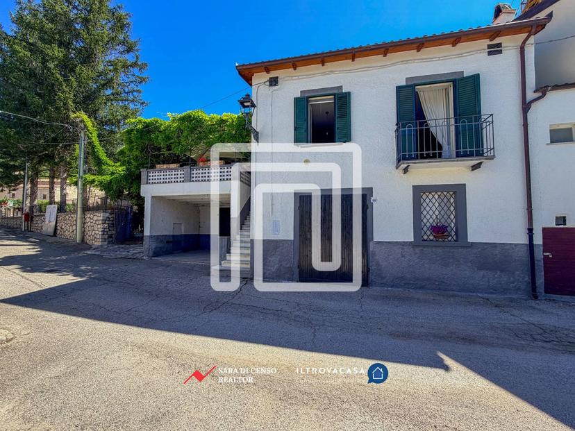 Casa indipendente in Via della Madonna 29, Villa Santa Lucia degli Abruzzi