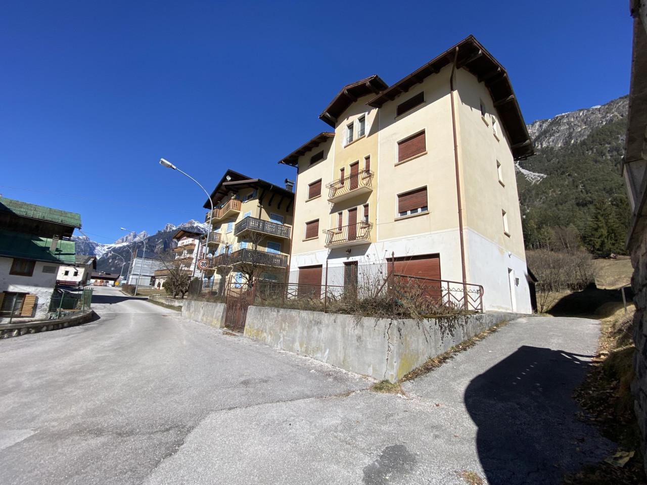 Casa indipendente in Piazza Regina Pacis,1, Auronzo di Cadore