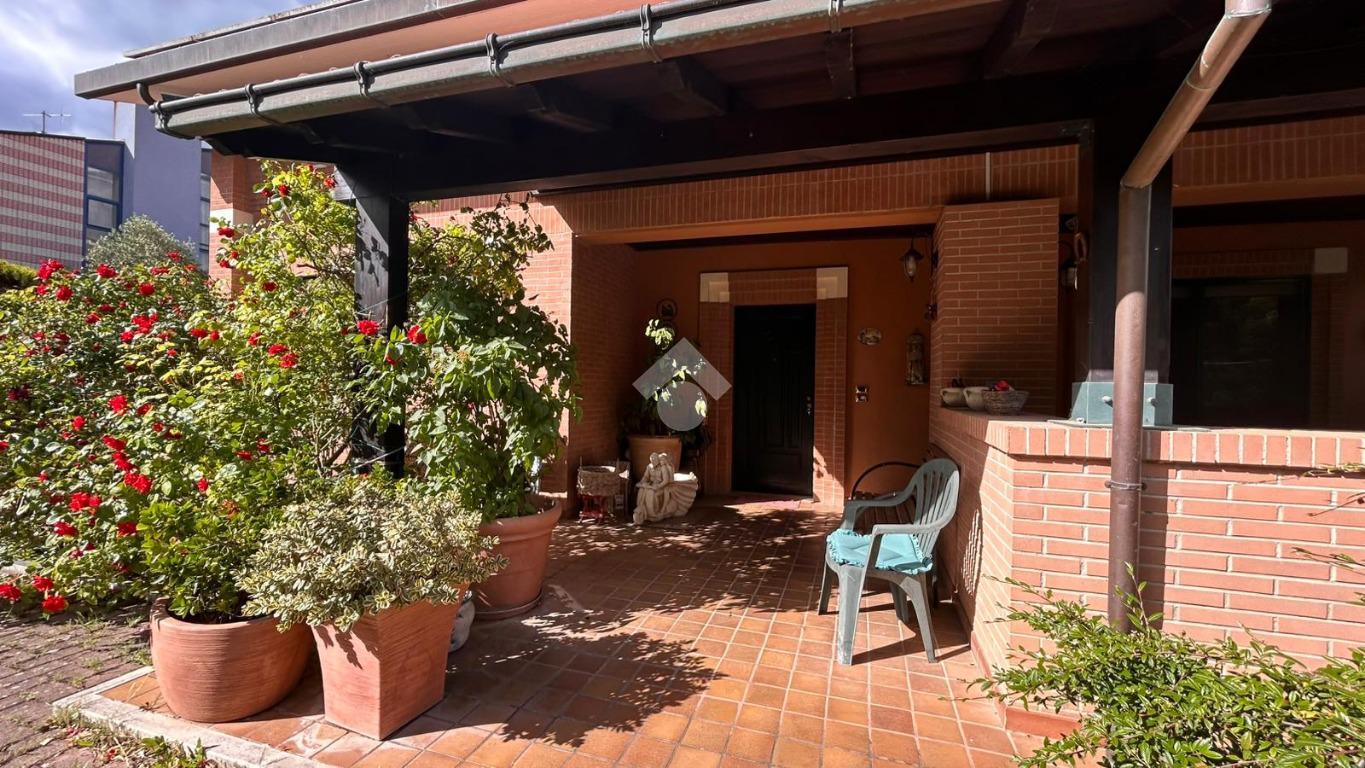 Villa in Via Carlo De Paulis 10, L'Aquila