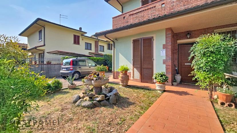 Villa plurifamiliare in Via Roma, Altopascio — foto 2 di 5