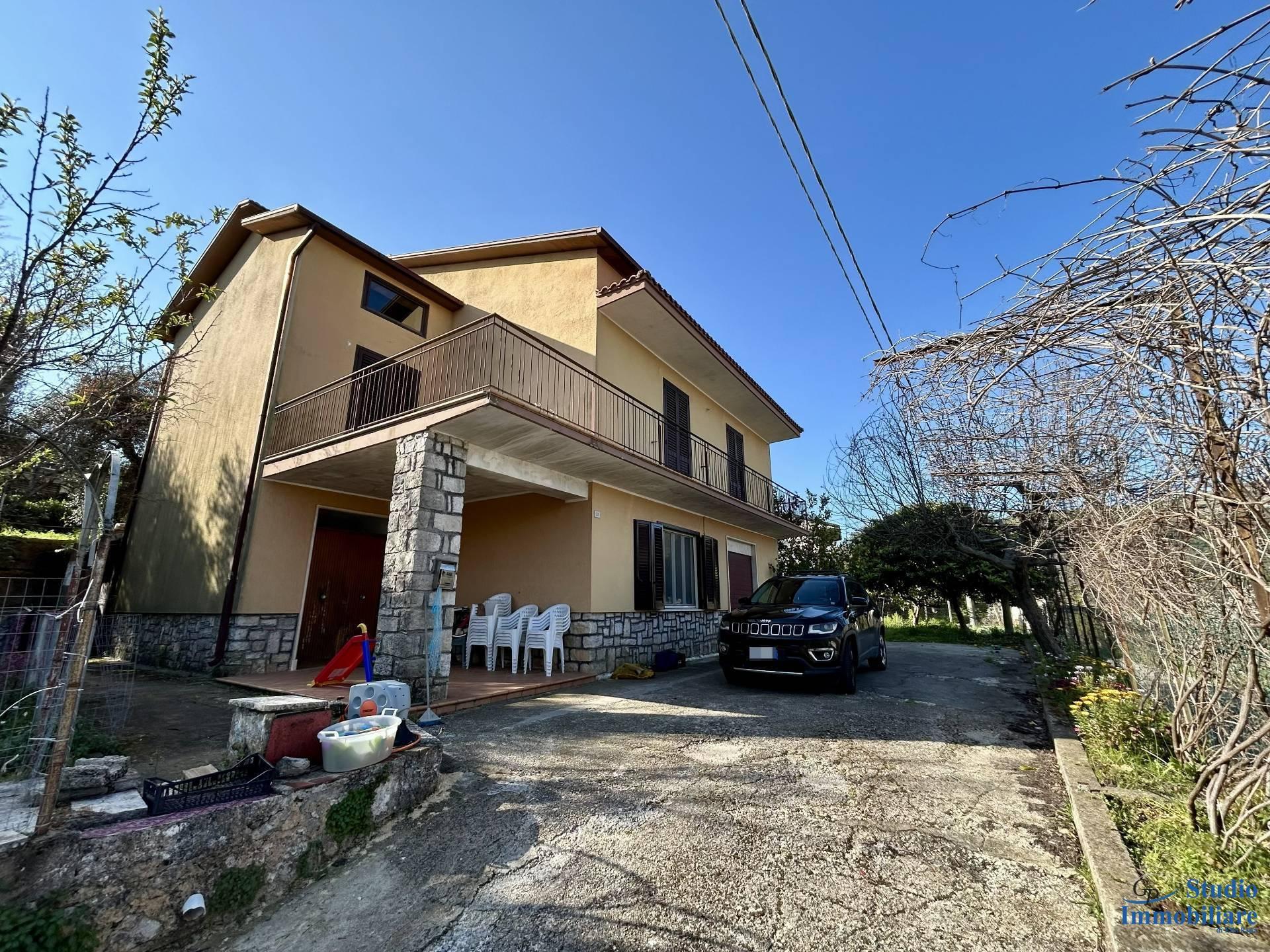 Casa indipendente in Via Passignano 33, Lenola