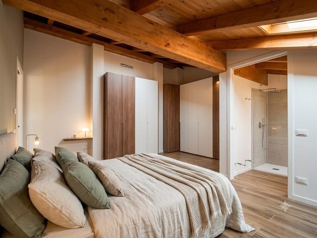Casa indipendente, Calcio