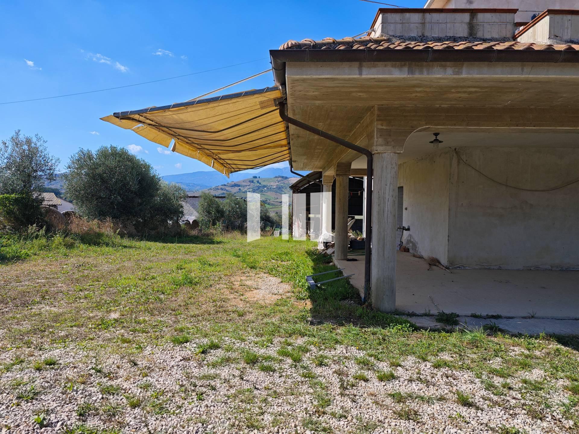 Villa in Via Villa De Luca 12, Bellante