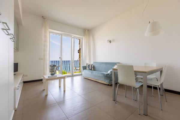 Bilocale in Corso Italia, Levanto