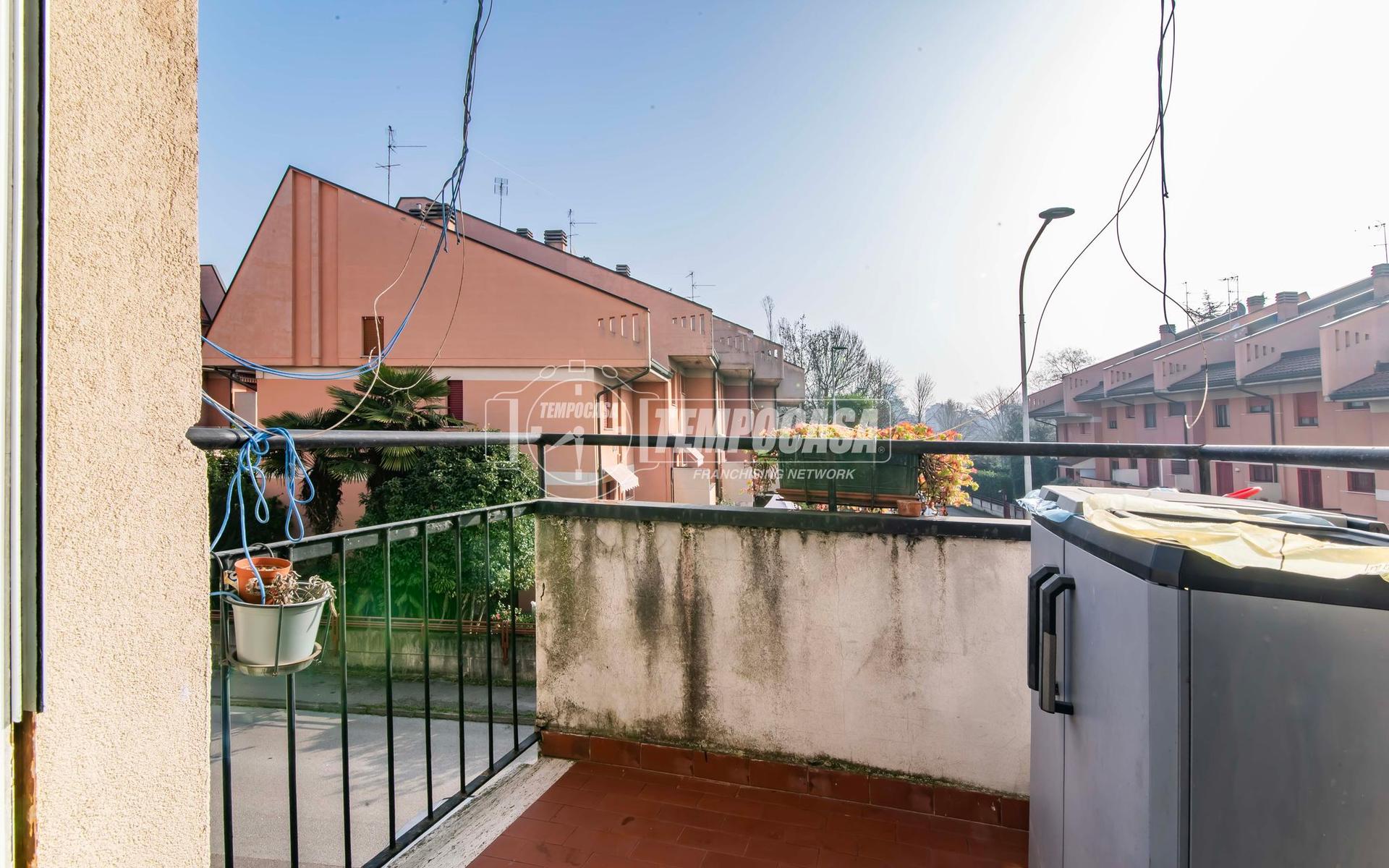 Trilocale, Desio
