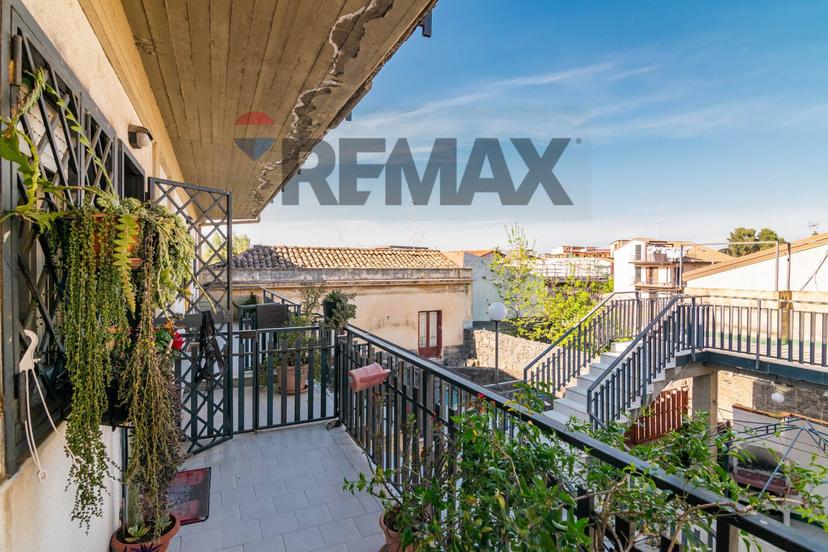 Trilocale in Via Nuova 45, Valverde — foto 3 di 5