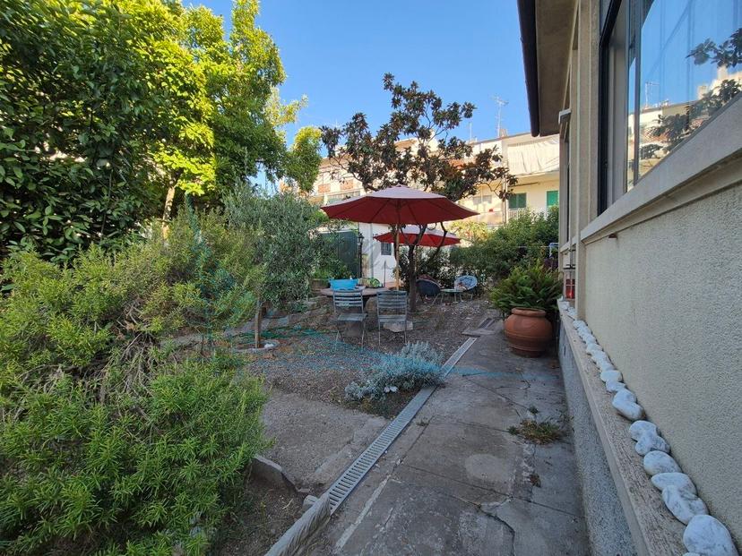 Villa bifamiliare in Via Fratelli Cairoli, Rosignano Marittimo — foto 3 di 5