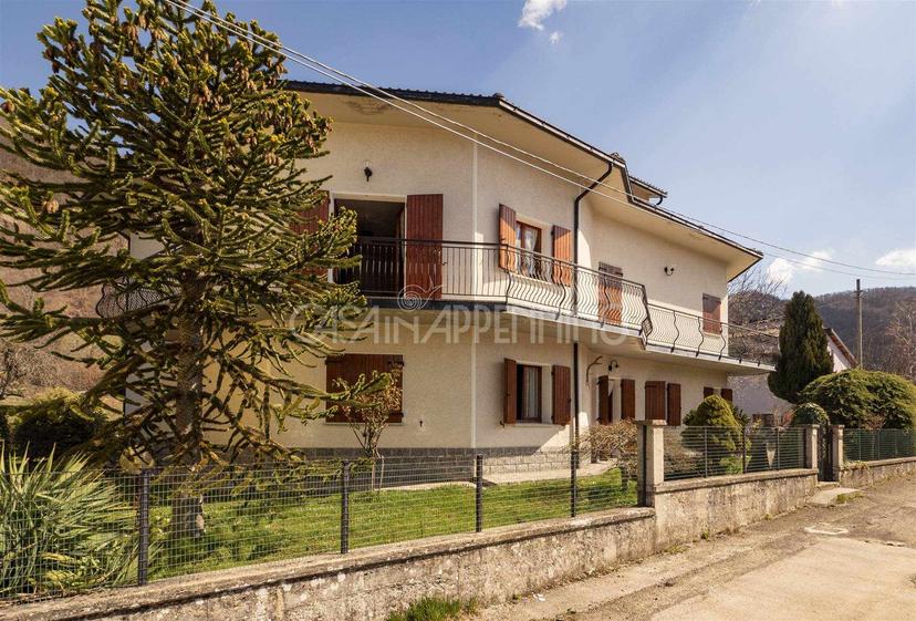 Villa, Frassinoro — foto 2 di 5