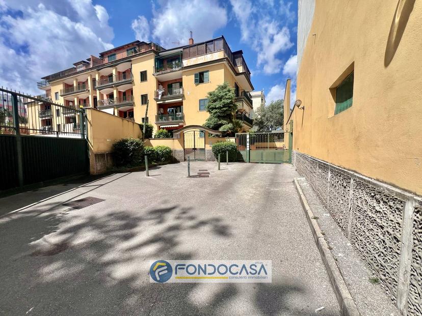 Quadrilocale in Via Martiri di Via Fani, Sant'Antimo — foto 3 di 5