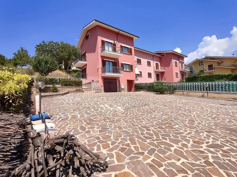 Villa a schiera in Strada Statale 17 Bis 16, L'Aquila — foto 3 di 5