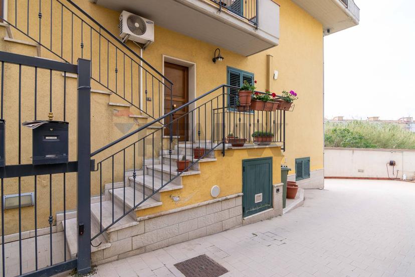 Casa indipendente in Via Carrubbazza 1, Lentini — foto 2 di 5