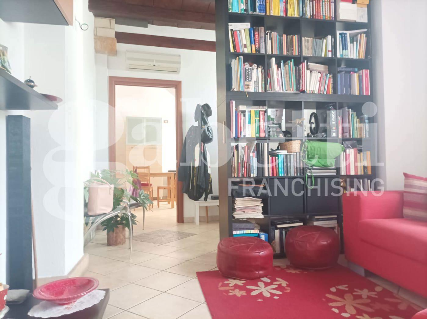 Casa indipendente in Piazza Parrocchia Snc, Quartucciu