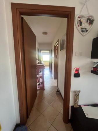 Trilocale in Via Famiglia Rossi, Gualtieri — foto 3 di 5