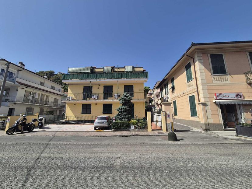 Quadrilocale in Via V. Annuti 108, Casarza Ligure