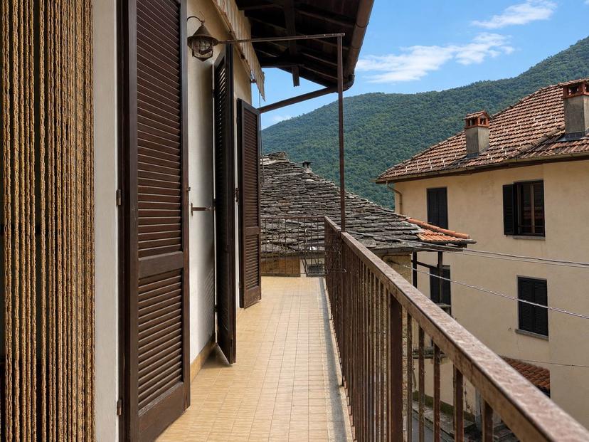 Casa indipendente in Via Verazzi, Caprezzo — foto 4 di 5