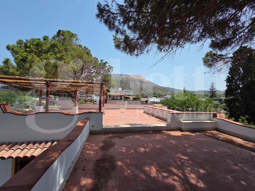 Terratetto unifamiliare in C.da Porto Levante Via dei Villini Vulcano Snc, Lipari