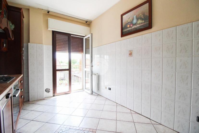 Trilocale in Via Libia 11, Cormano