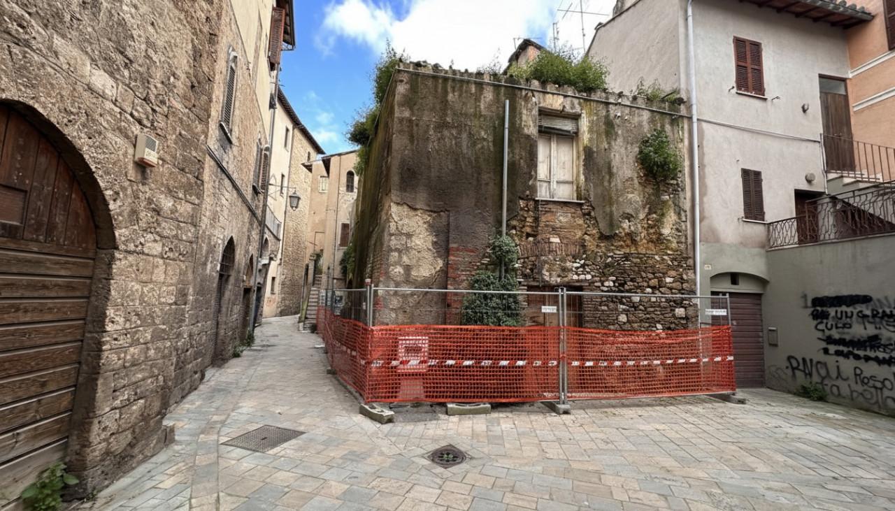 Rustico, Terni