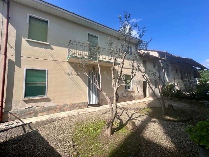 Casa indipendente in Roberto Cordara 21, Dorno — foto 2 di 5