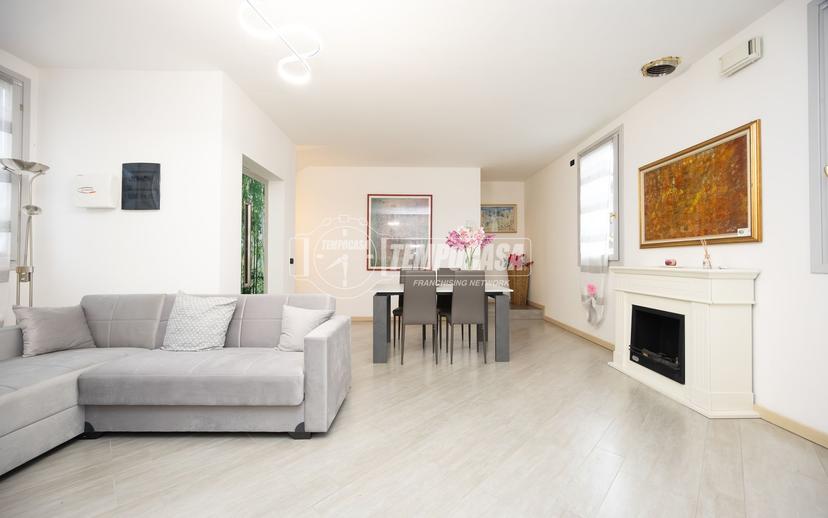 Casa indipendente in Via Sant'Ambrogio, Melzo — foto 3 di 5