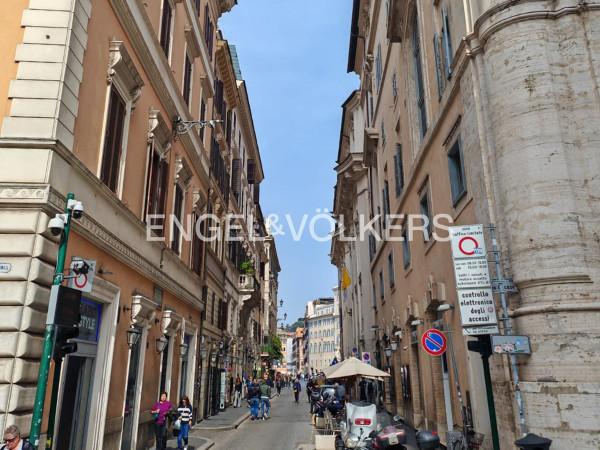 Quadrilocale in Via di Sant'Andrea delle Fratte, Roma