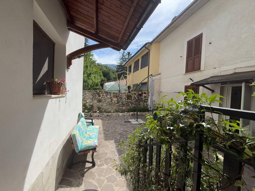 Casa indipendente in Via Roma 179, Sant'Eufemia a Maiella — foto 3 di 5