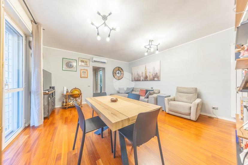 Quadrilocale in Via Donato Menichella 146, Roma
