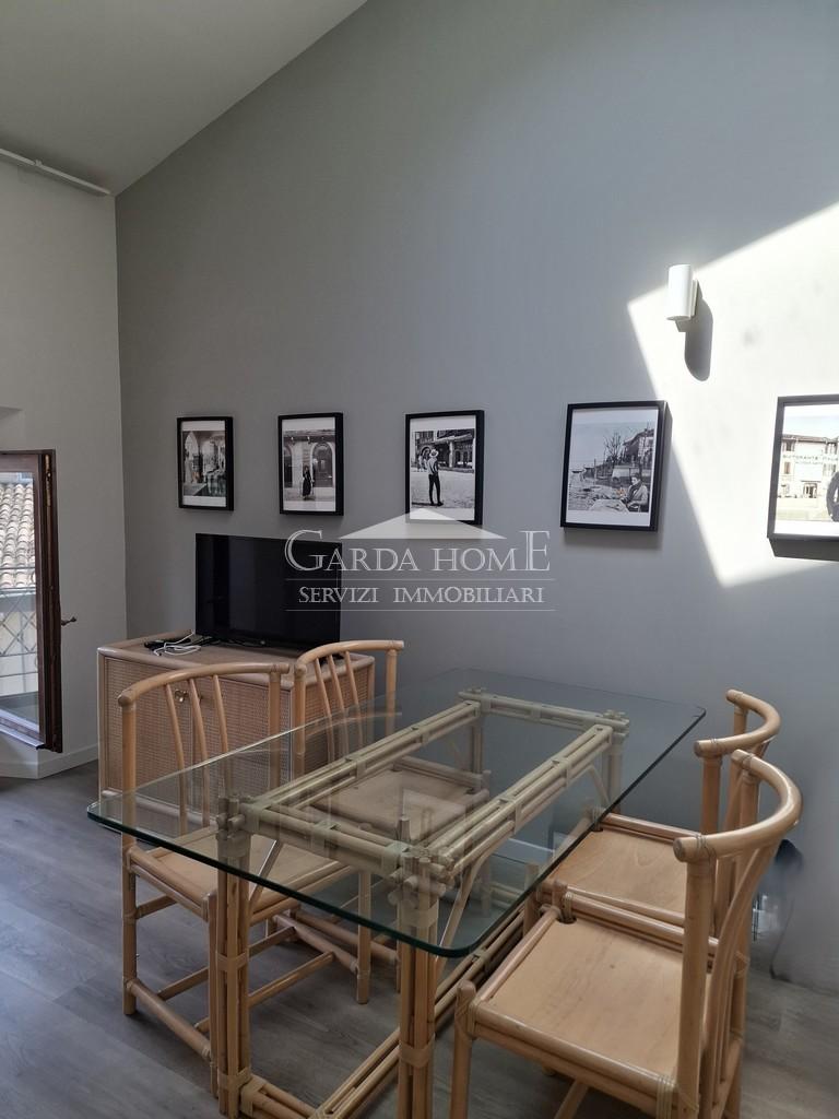 Trilocale in Piazza Duomo, Desenzano del Garda — foto 4 di 5