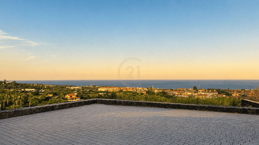 Villa in Via Ignazio Biscari 43, Aci Castello