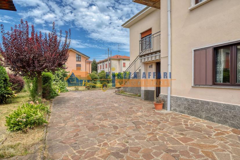 Casa indipendente in Via Anna Frank, Carnago — foto 5 di 5