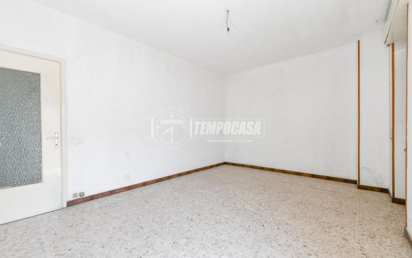 Trilocale, Spirano