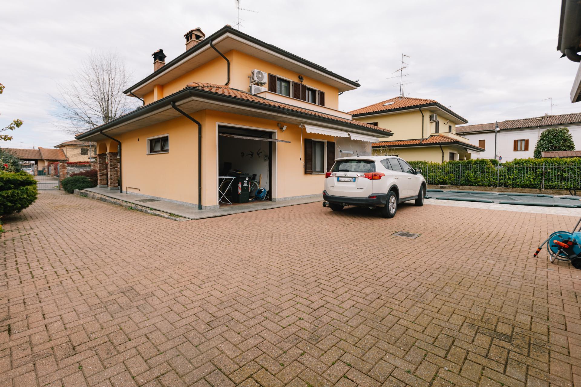 Villa in Via Giovanni Falcone 5, Stroppiana