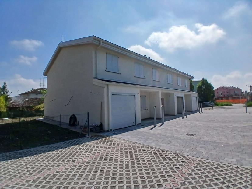 Villa bifamiliare, Reggio nell'Emilia — foto 3 di 5
