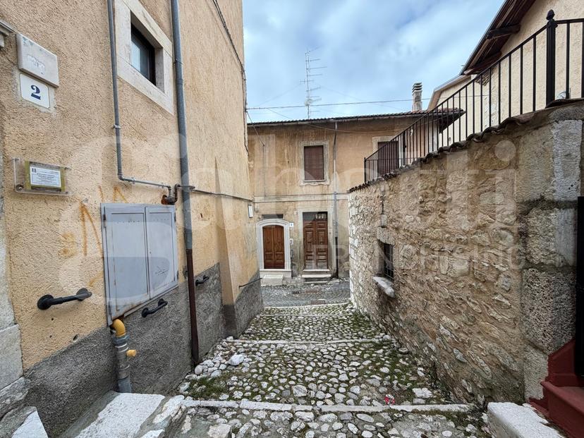 Bilocale in Via Tre Archi 2, Rocca di Mezzo — foto 2 di 5