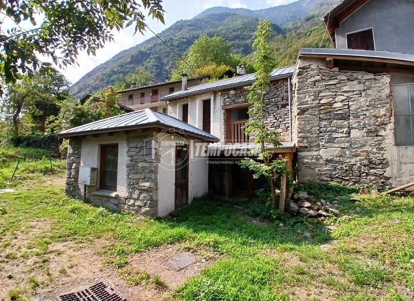 Rustico in Frazione Echallod Inferiore, Arnad — foto 2 di 5