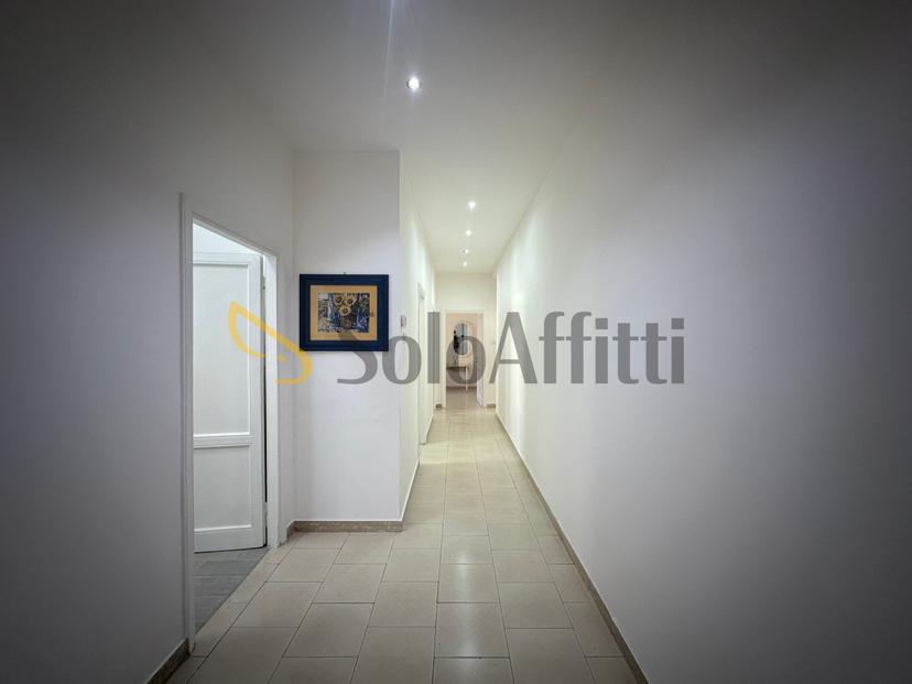 Stanza in appartamento in Via Fratelli Bandiera, Latina — foto 4 di 5