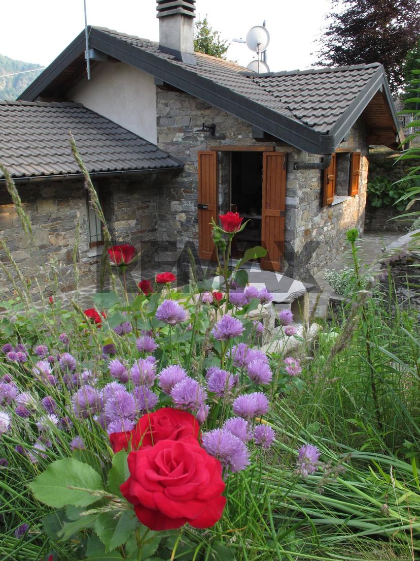Villa in Via Sant\' Antonio 9, Maccagno con Pino e Veddasca — foto 5 di 5